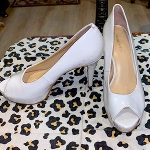 Nine West Peeptow pumps. White. Size 7.